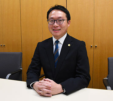 弁護士 妻木 孝介